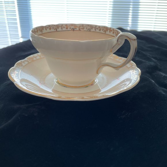 Vintage Foley wide mouth tea cup and saucer - Picture 5 of 8